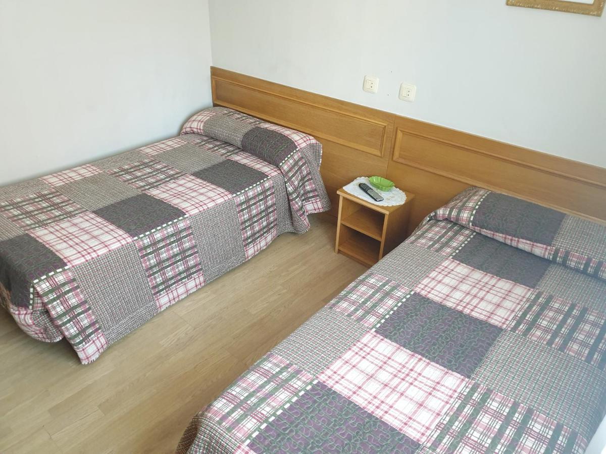 Hostal Puente Azud Aviles Luaran gambar