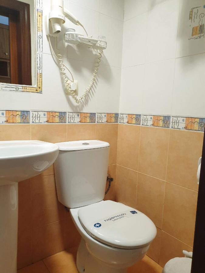 Hostal Puente Azud Aviles Luaran gambar