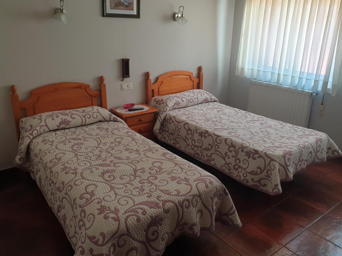 Hostal Puente Azud Aviles Luaran gambar
