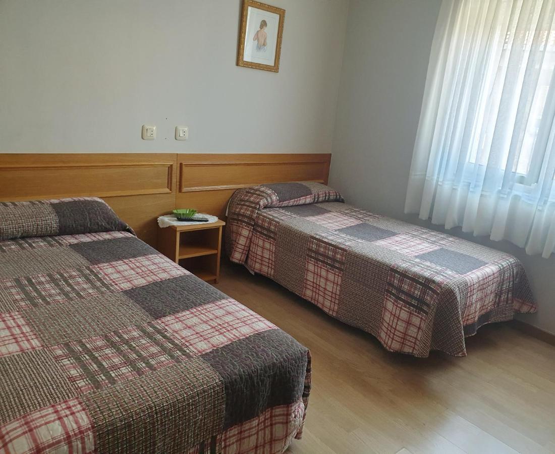 Hostal Puente Azud Aviles Luaran gambar