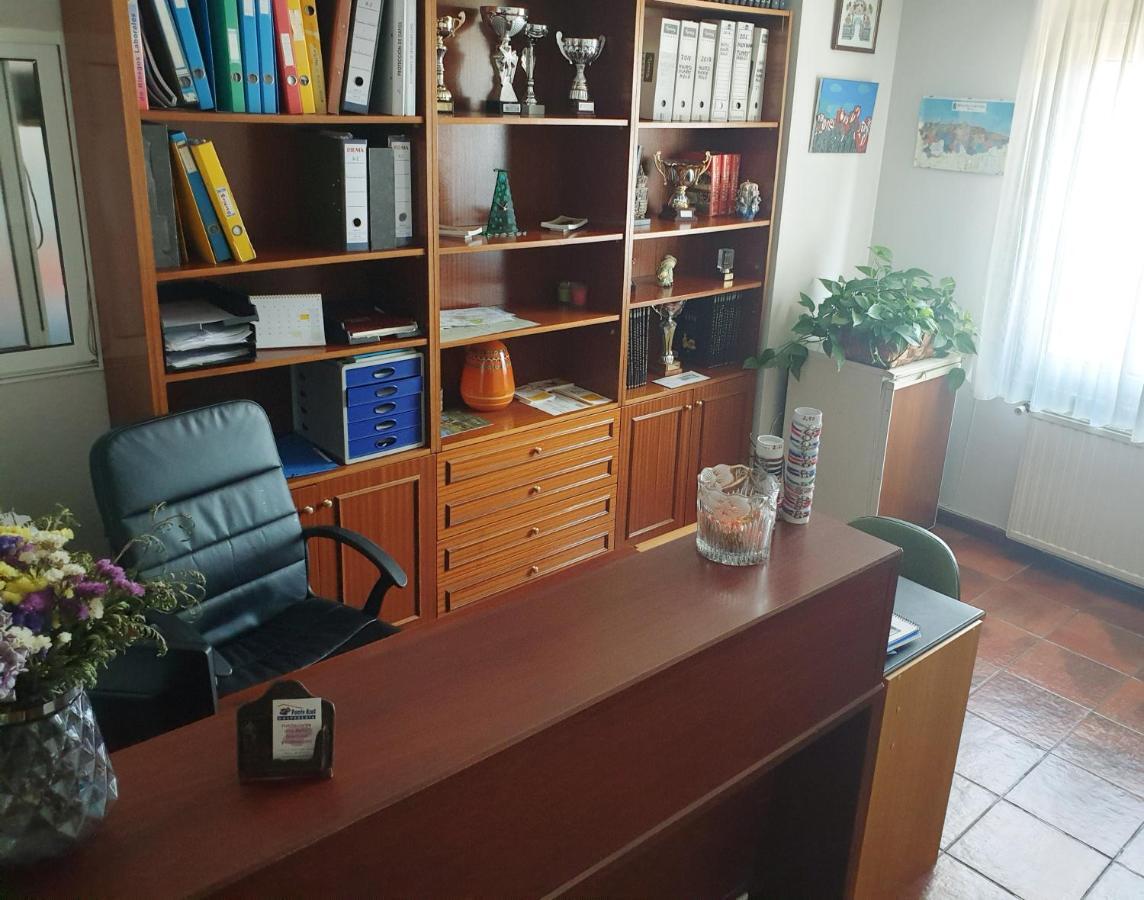 Hostal Puente Azud Aviles Luaran gambar